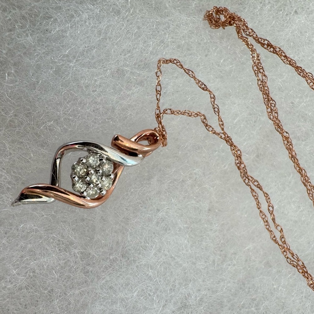 10K Luxury Gold Diamond Cascading Flame Pendant and Chain